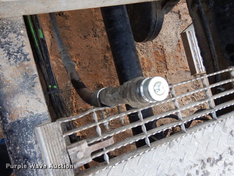 image for item HD9247 2007 Mack CXN613  semi truck