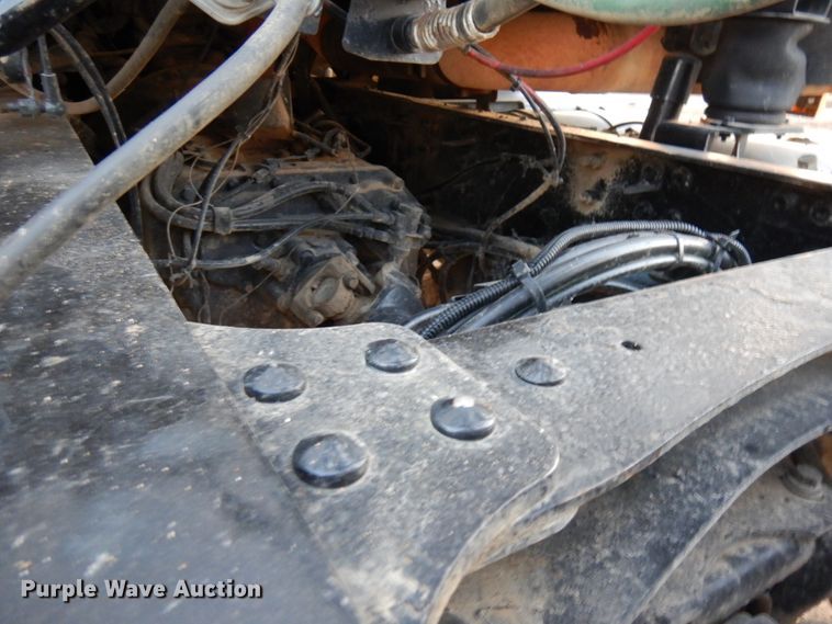 image for item HD9247 2007 Mack CXN613  semi truck