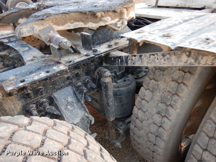 image for item HD9247 2007 Mack CXN613  semi truck