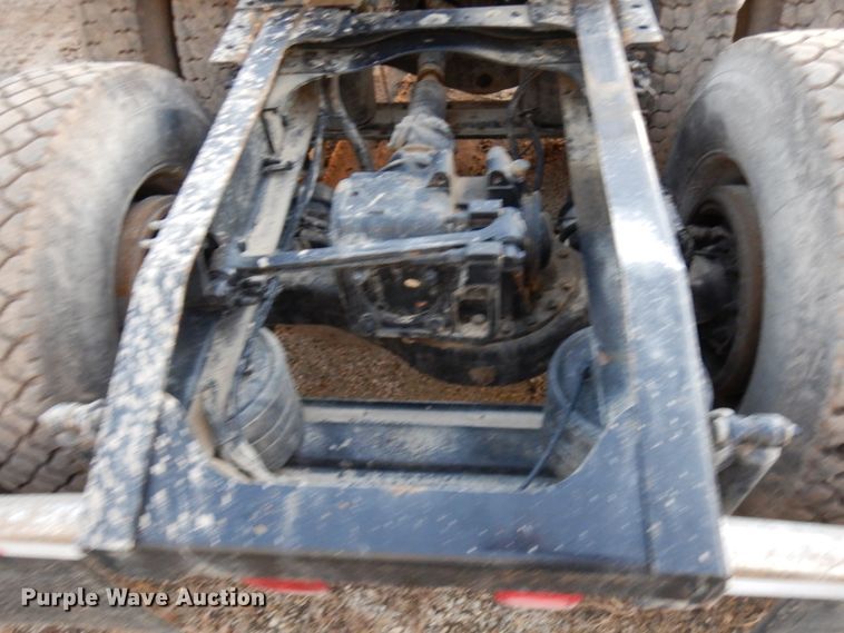 image for item HD9247 2007 Mack CXN613  semi truck