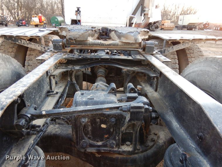 image for item HD9247 2007 Mack CXN613  semi truck