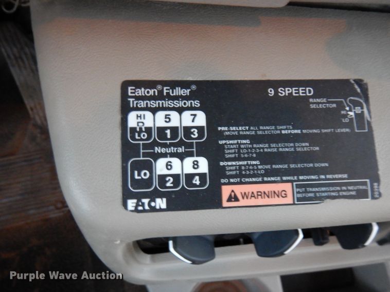 image for item HD9247 2007 Mack CXN613  semi truck