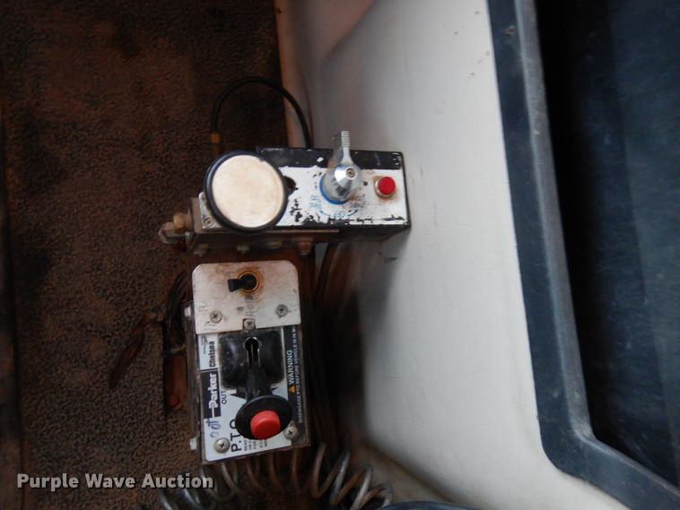 image for item HD9247 2007 Mack CXN613  semi truck