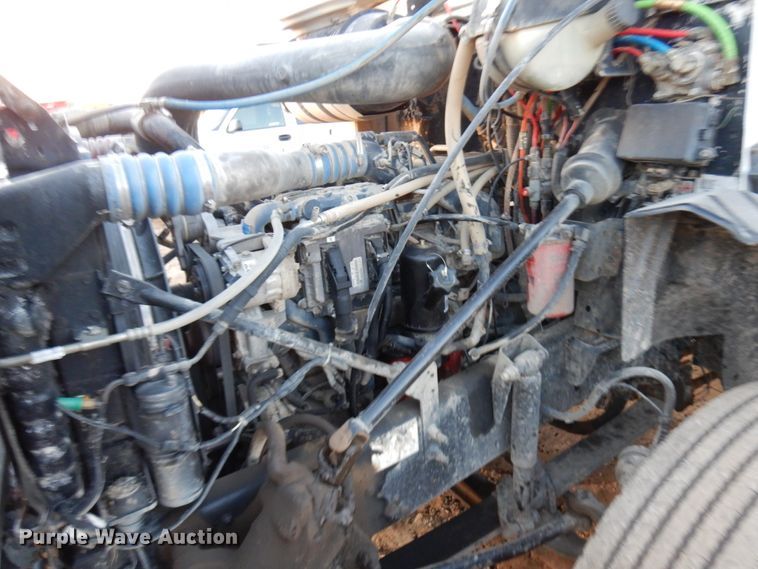 image for item HD9247 2007 Mack CXN613  semi truck