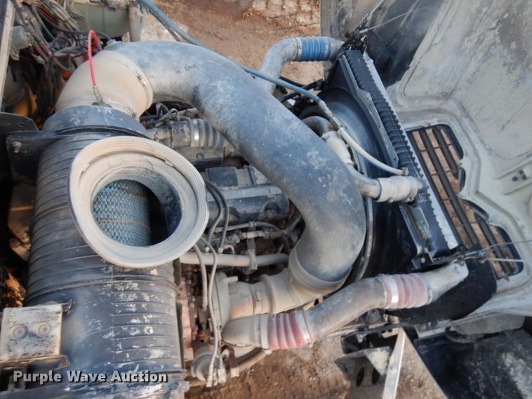 image for item HD9247 2007 Mack CXN613  semi truck