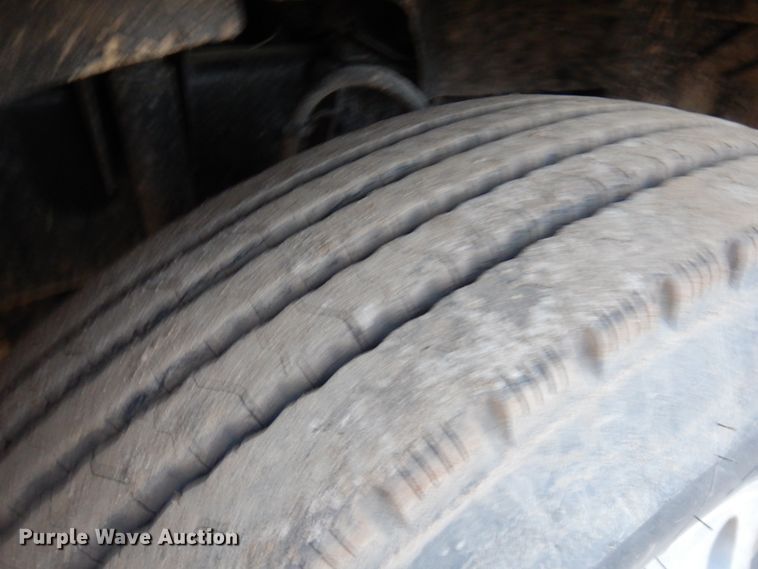 image for item HD9247 2007 Mack CXN613  semi truck