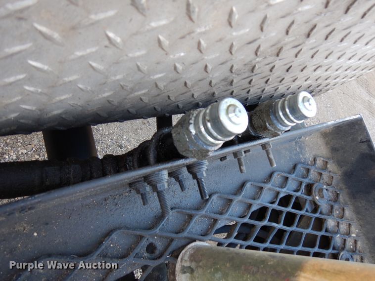 image for item HD9248 2003 Mack CX613  semi truck