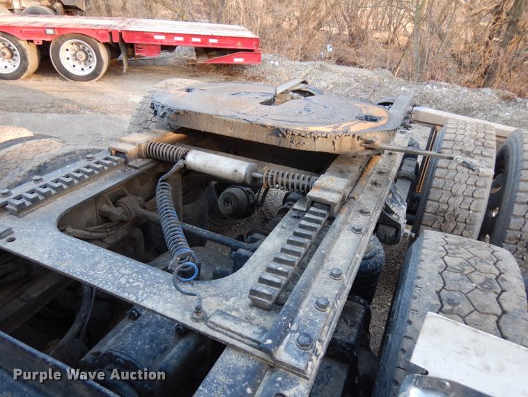 image for item HD9248 2003 Mack CX613  semi truck