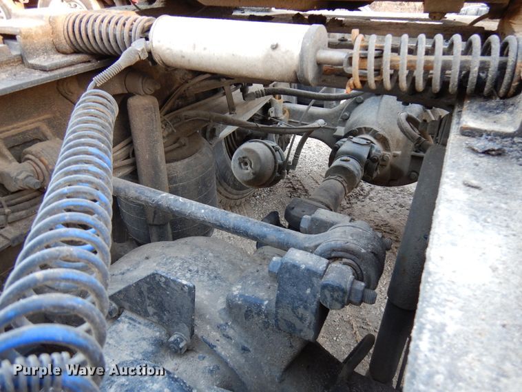 image for item HD9248 2003 Mack CX613  semi truck