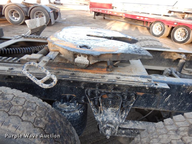 image for item HD9248 2003 Mack CX613  semi truck