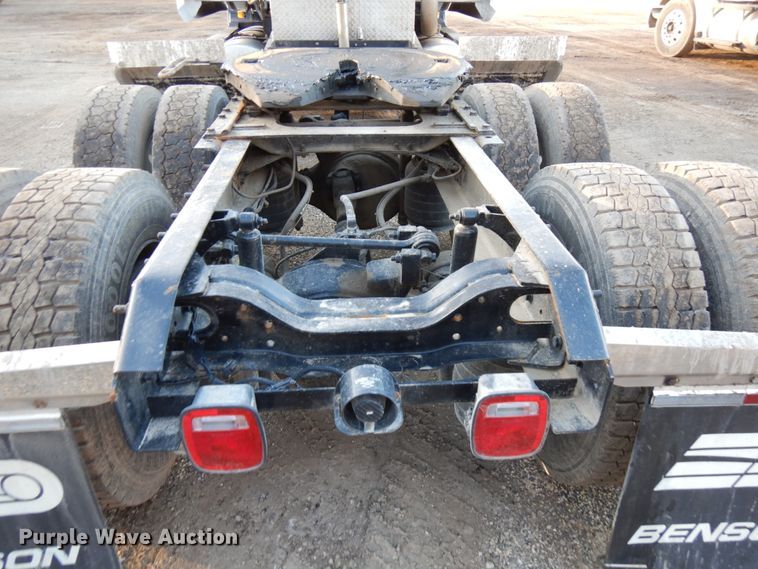 image for item HD9248 2003 Mack CX613  semi truck