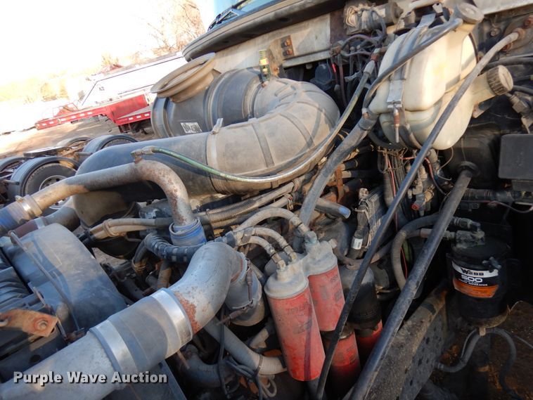 image for item HD9248 2003 Mack CX613  semi truck