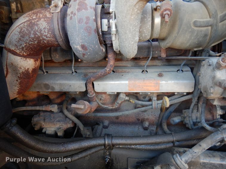 image for item HD9248 2003 Mack CX613  semi truck