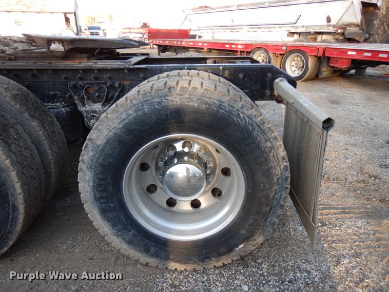 image for item HD9248 2003 Mack CX613  semi truck