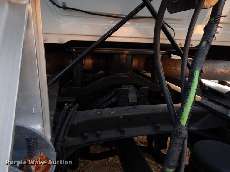 image for item HD9249 2004 Mack CH613  semi truck