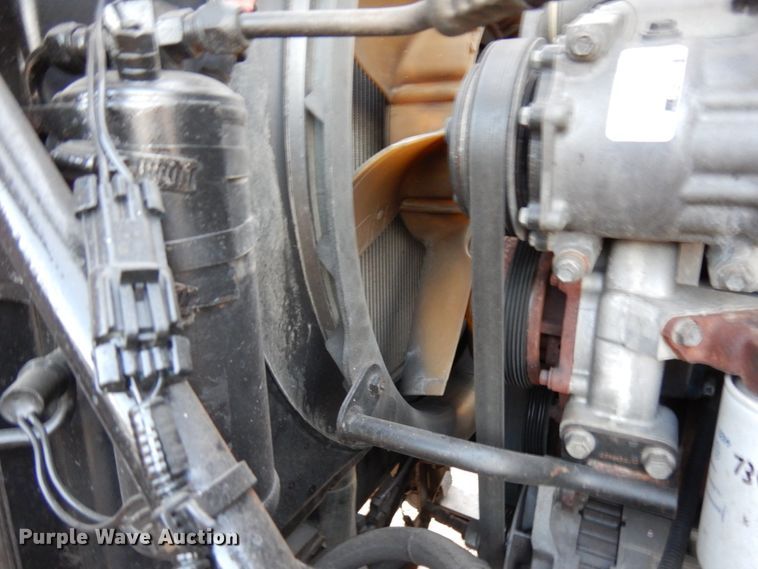 image for item HD9249 2004 Mack CH613  semi truck