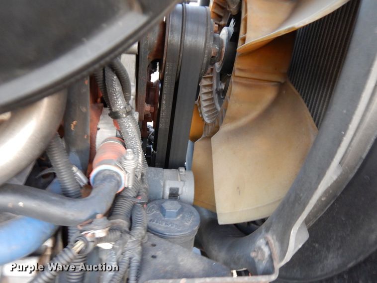 image for item HD9249 2004 Mack CH613  semi truck