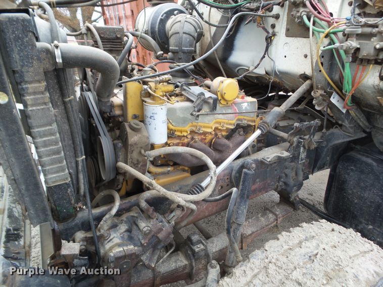 image for item HF9837 1986 Ford LT8000  truck cab and chassis