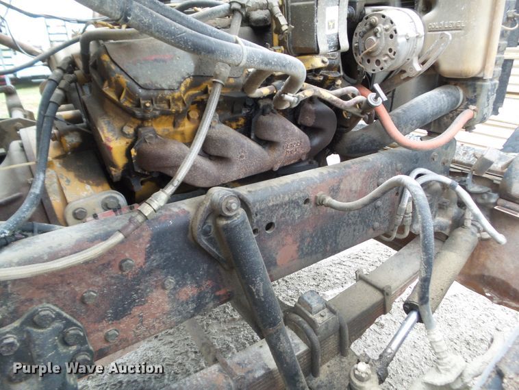 image for item HF9837 1986 Ford LT8000  truck cab and chassis