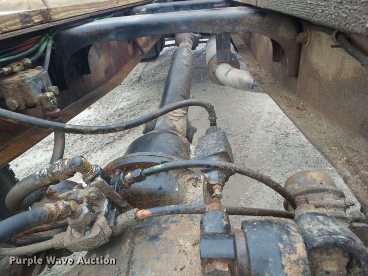 image for item HF9837 1986 Ford LT8000  truck cab and chassis