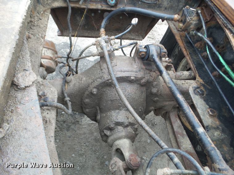 image for item HF9837 1986 Ford LT8000  truck cab and chassis