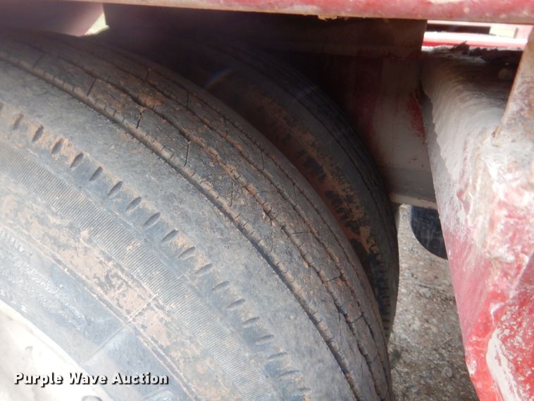 image for item HG9988 2002 Eager Beaver lowboy equipment trailer