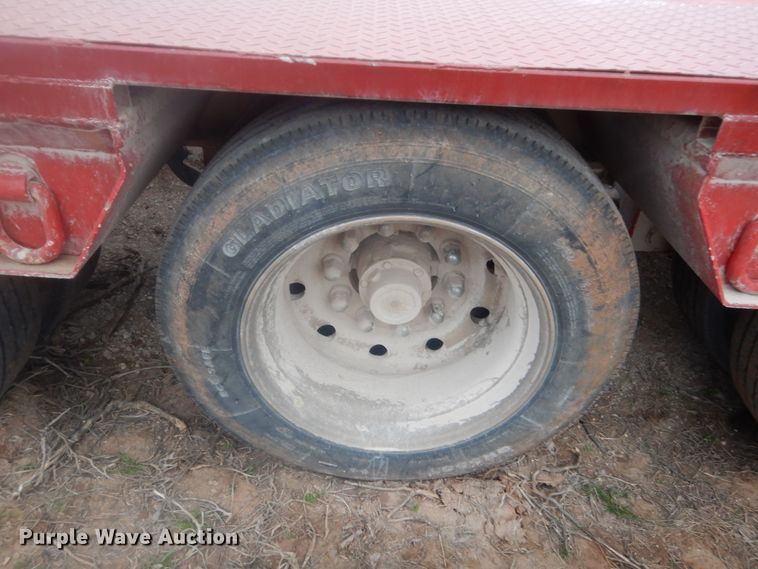 image for item HG9988 2002 Eager Beaver lowboy equipment trailer