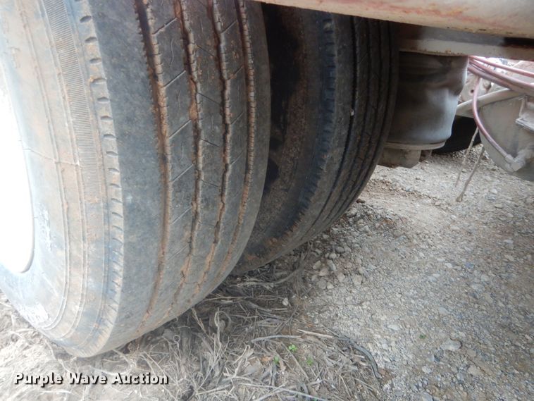 image for item HG9988 2002 Eager Beaver lowboy equipment trailer