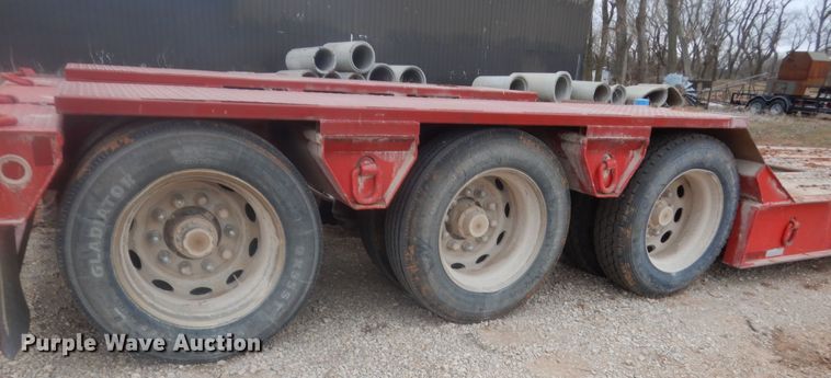 image for item HG9988 2002 Eager Beaver lowboy equipment trailer