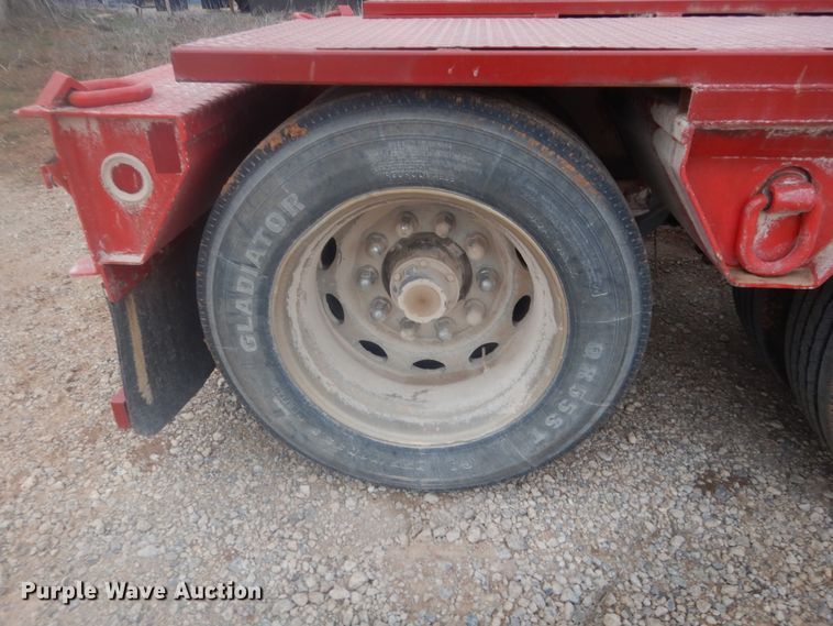 image for item HG9988 2002 Eager Beaver lowboy equipment trailer