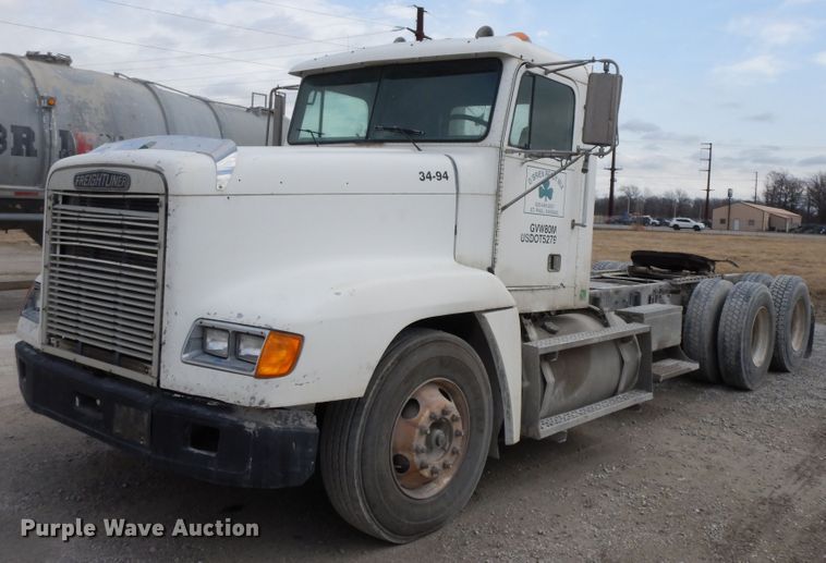 image for item HO9322 1994 Freightliner FLD  semi truck