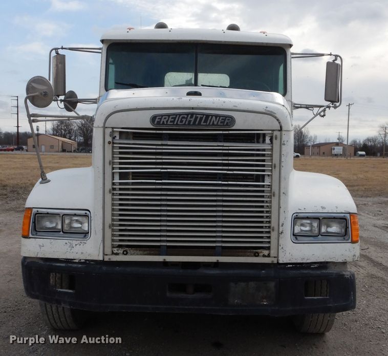 image for item HO9322 1994 Freightliner FLD  semi truck