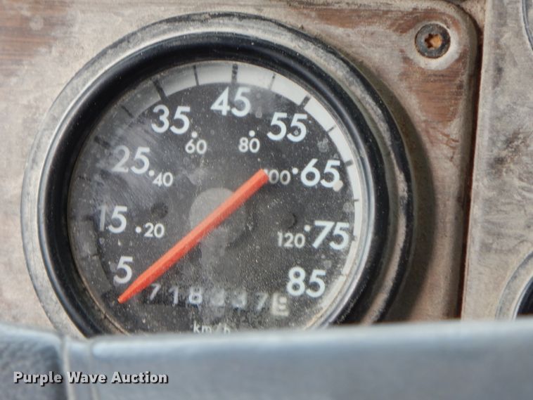 image for item HO9322 1994 Freightliner FLD  semi truck