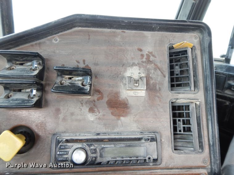 image for item HO9322 1994 Freightliner FLD  semi truck