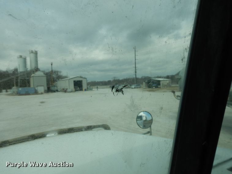 image for item HO9322 1994 Freightliner FLD  semi truck