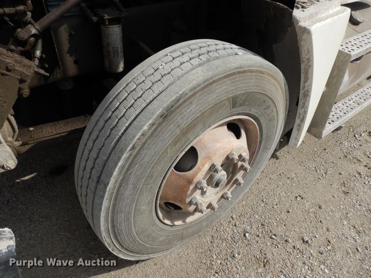 image for item HO9322 1994 Freightliner FLD  semi truck