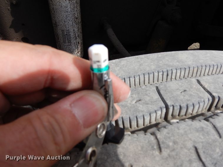 image for item HO9322 1994 Freightliner FLD  semi truck