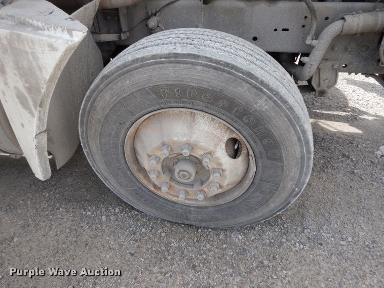 image for item HO9322 1994 Freightliner FLD  semi truck