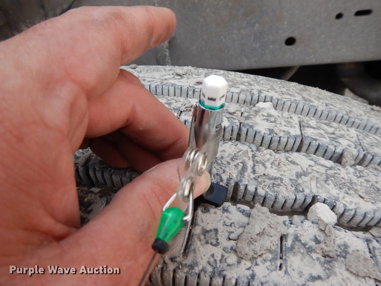 image for item HO9322 1994 Freightliner FLD  semi truck