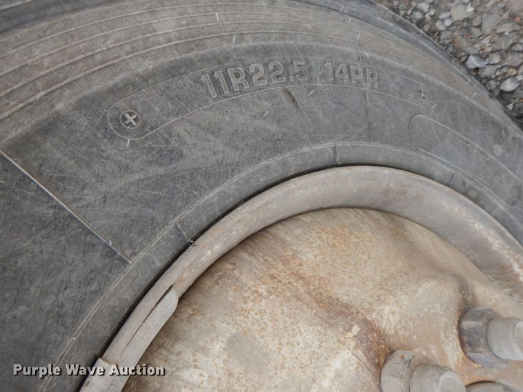 image for item HO9322 1994 Freightliner FLD  semi truck