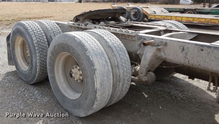 image for item HO9322 1994 Freightliner FLD  semi truck