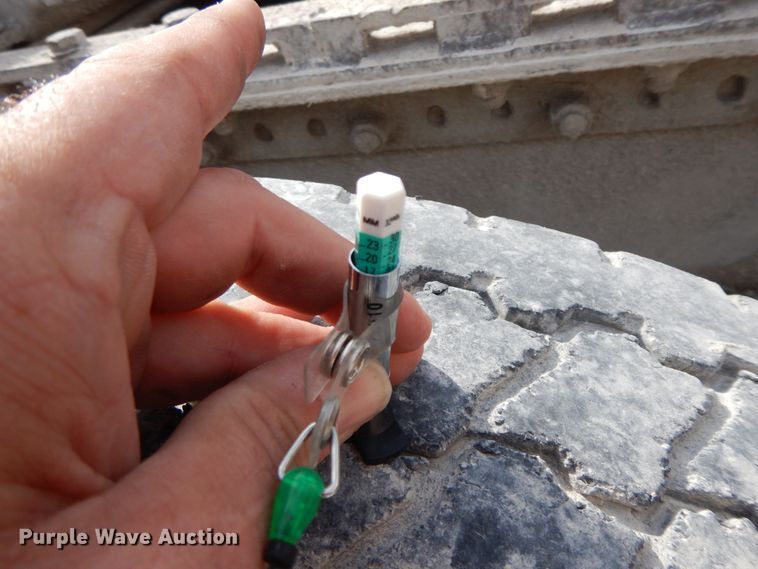 image for item HO9322 1994 Freightliner FLD  semi truck