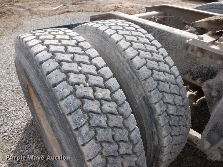 image for item HO9322 1994 Freightliner FLD  semi truck