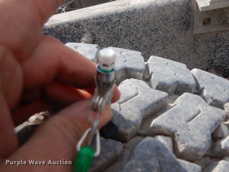 image for item HO9322 1994 Freightliner FLD  semi truck