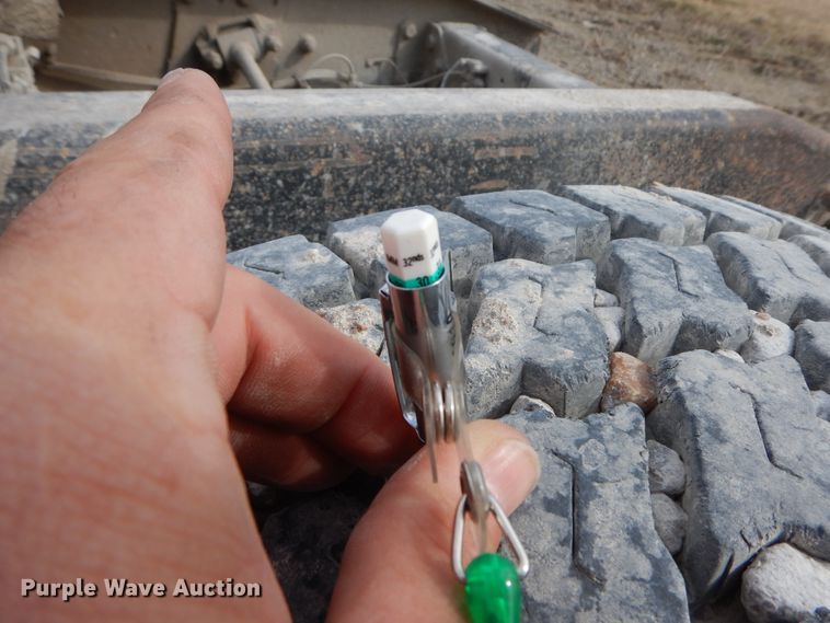 image for item HO9322 1994 Freightliner FLD  semi truck