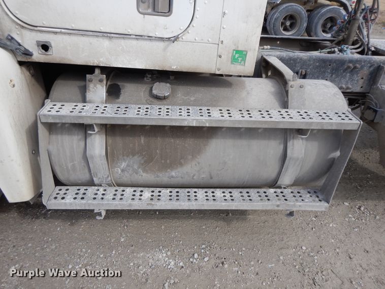 image for item HO9322 1994 Freightliner FLD  semi truck