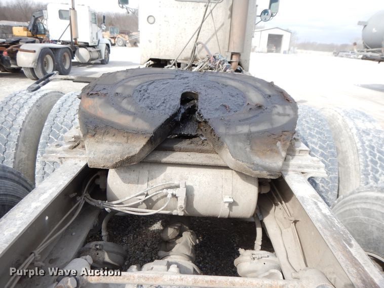 image for item HO9322 1994 Freightliner FLD  semi truck