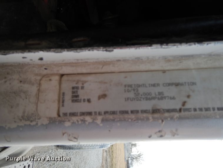 image for item HO9322 1994 Freightliner FLD  semi truck