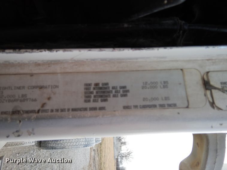 image for item HO9322 1994 Freightliner FLD  semi truck