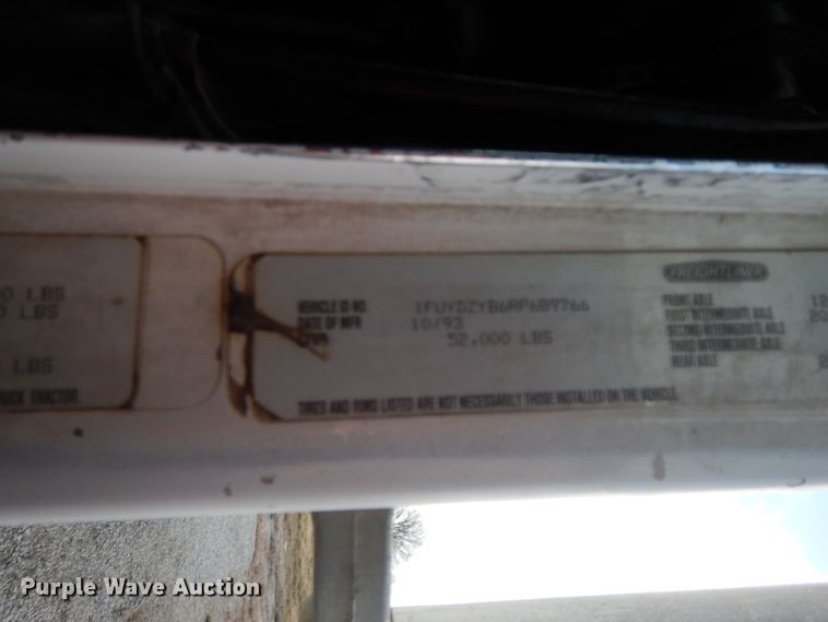 image for item HO9322 1994 Freightliner FLD  semi truck